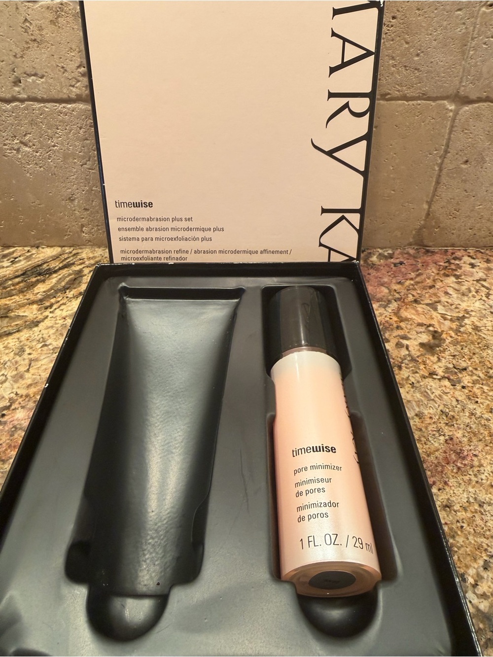 NWT-Mary Kay TimeWise Pore Minimizer ONLY Pale Pink Bottle